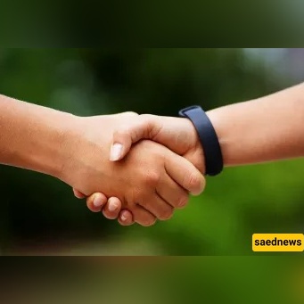Is it forbidden to shake hands with an underage girl? The clear ruling most people need