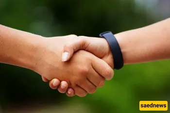 Is it forbidden to shake hands with an underage girl? The clear ruling most people need