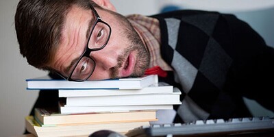 Why Am I Always Tired and Low on Energy? / Causes and Symptoms of Persistent Fatigue