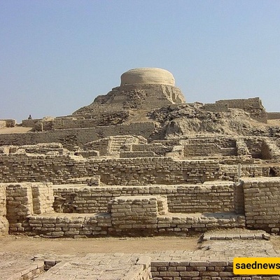 Farmer Discovers Jar Full of Gold and Coins in the Ruins of the “Hill of the Dead”