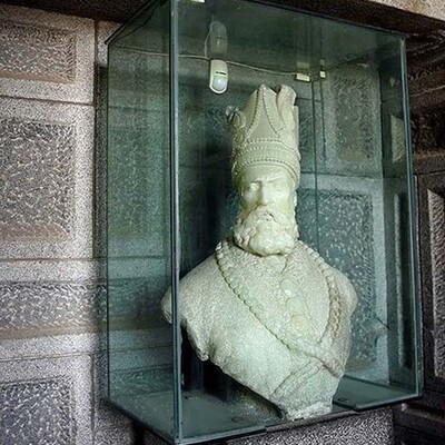 Where is the tomb of Nader Shah Afshar?