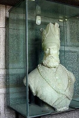 Where is the tomb of Nader Shah Afshar?