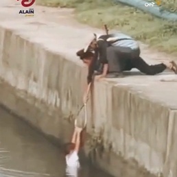 Street Biscuit Seller Hero: Miraculous Rescue of a 7-Year-Old Child with a Simple Net + Video