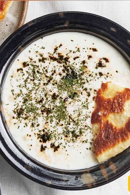 How to Make Traditional Turkish Yogurt Soup: A Flavorful and Refreshing Dish!