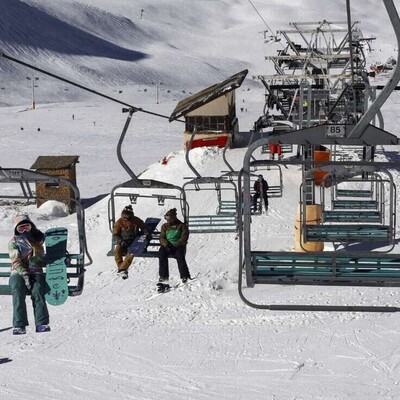 Tehran Tour: Experience Skiing at Tochal Ski Resort in Tehran; People's Excitement and Joy After Snowfall