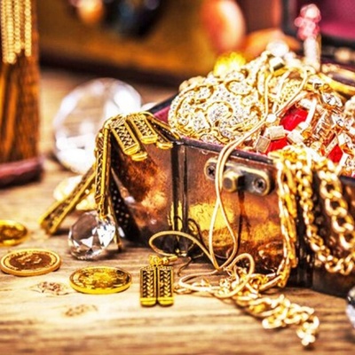 A Achaemenid Treasure Unearthed During an Armed Clash — This Golden Hoard Is Priceless [Photos]