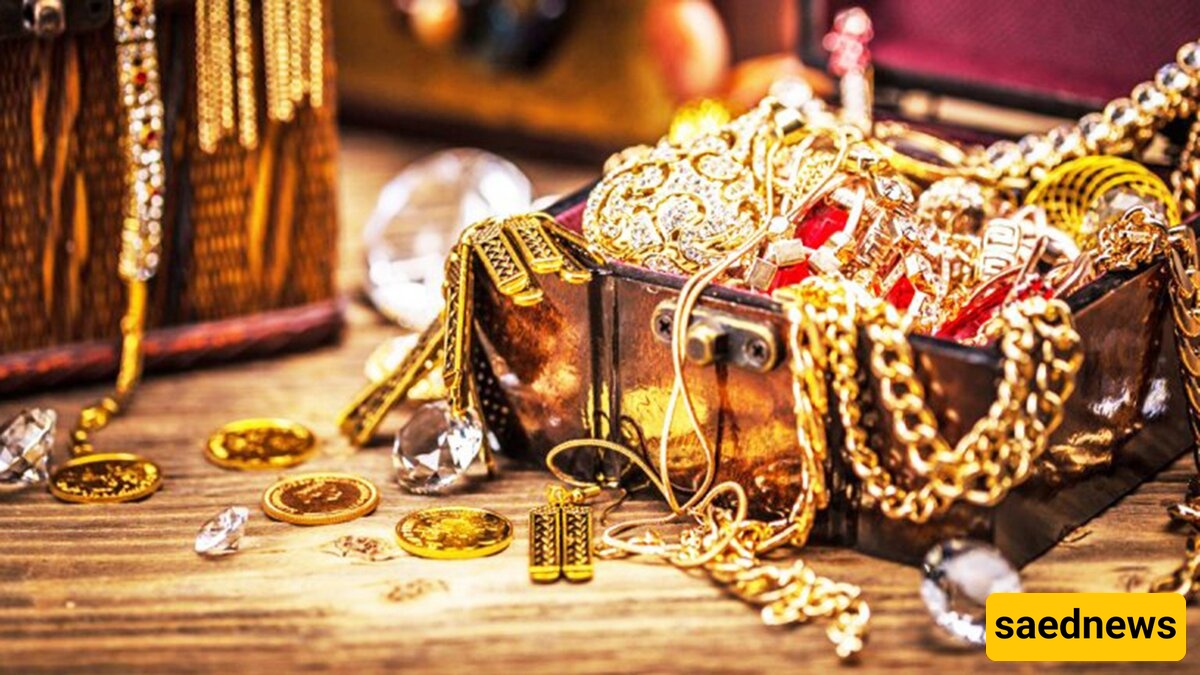 A Achaemenid Treasure Unearthed During an Armed Clash — This Golden Hoard Is Priceless [Photos]