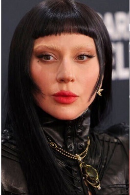 Bizarre Highlights from the 2025 Grammys: From Beyoncé’s Sparkling Ensemble to Jaden Smith’s House-Shaped Hat