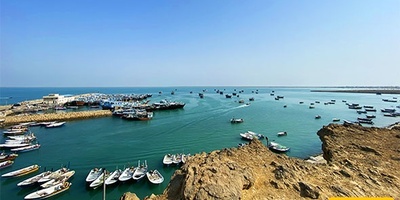 Where is Konarak Port? How can you travel there?