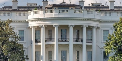 US Judge Extends Ruling Protecting White House Press Access for CNN, MS NOW, and Politico