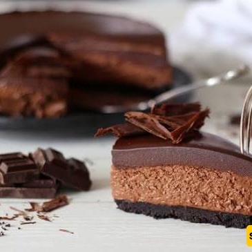 How to Make an Irresistibly Delicious No-Bake Chocolate Refrigerator Cake at Home
