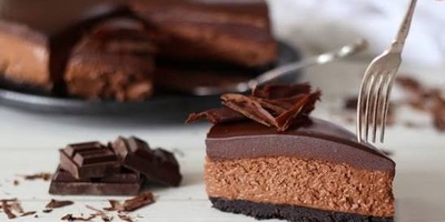 How to Make an Irresistibly Delicious No-Bake Chocolate Refrigerator Cake at Home
