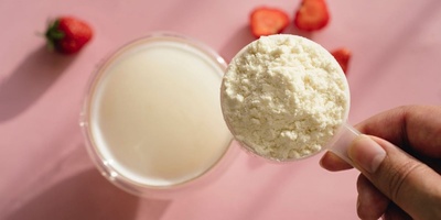 Sheep Milk Whey: What Is It and What Are Its Benefits and Uses?