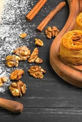 How to Make Cheese Kunafa for Four People