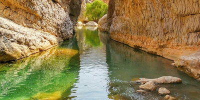 Exploring the Rock Wonders of Banou Lamazan Gorge, Hormozgan’s Hidden Paradise: An Extraordinary Adventure Among the Stones 😍