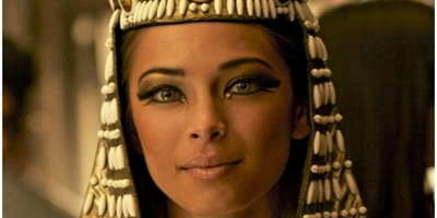 Engraved Images of the Most Beautiful Woman of the Ancient World / What a Gorgeous Lover the Pharaoh Had!