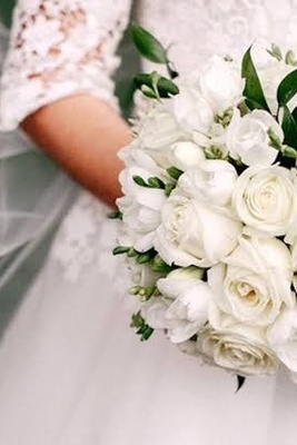Bride’s Mother Suffers Heart Attack After Couple Holds Wedding Ceremony in a Public Restroom