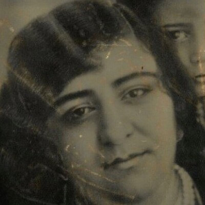 Saed News: Below, please see an image of Qamar al-Saltaneh Qajar’s necklace, featuring a unique and captivating design.