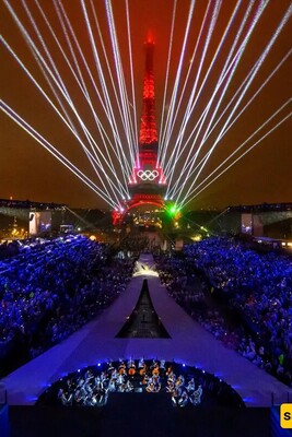 [PHOTOS] Paris Dazzles as 2024 Olympics Kick Off with Spectacular River Seine Ceremony!