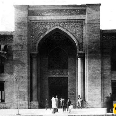 First Images of Dar al-Fonoon Medical Students in the Qajar Era – Practical Lessons Were Conducted at Patients’ Homes! [Photos]