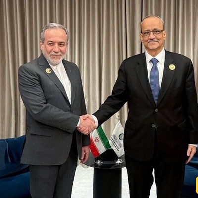 Iranian FM Araghchi Meets OIC Chief in Baghdad to Discuss Islamic World Issues