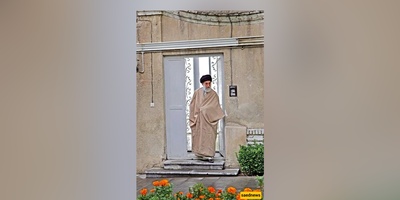 “We Don’t Eat Cooked Food at Night”: Intimate Glimpse into Iran’s Supreme Leader from a Surprising Guest Visit