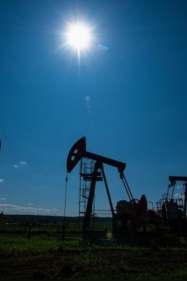 Cheaper Oil or Washington’s Wrath? India Charts Its Own Course
