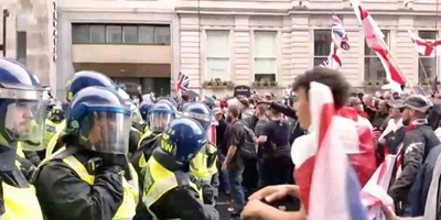 Six Arrested After Clashes at UK Anti-Immigration Rally