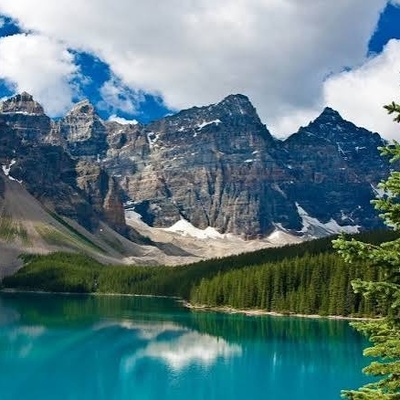 Banff National Park, Canada: A Breathtaking Natural Wonderland
