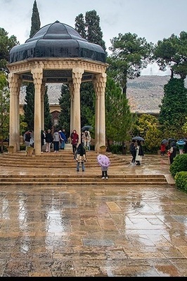 Discover Hafez’s Mausoleum: Shiraz’s Beloved Cultural Landmark