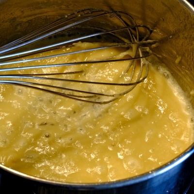 The Science Behind Foods That Suddenly Thicken When Stirred