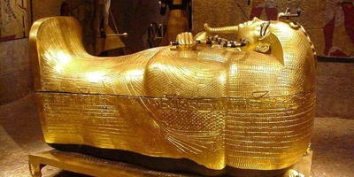 The Astonishing Story Behind the Century’s Greatest Archaeological Find: From the Short Reign of the Boy Pharaoh to Tutankhamun’s Golden Mask That Stunned the World