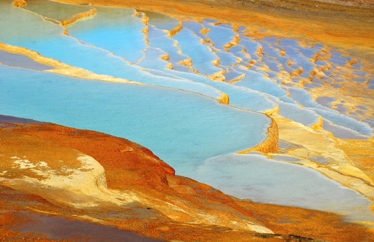 Badab-e Surt Springs