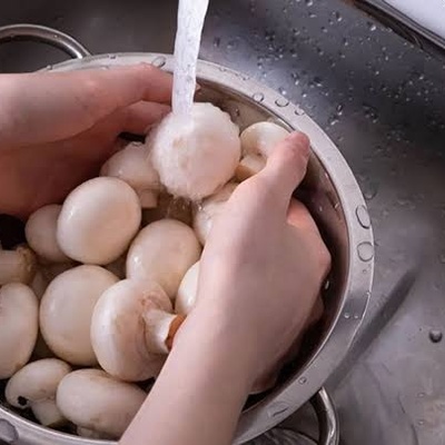 What Is the Right Way to Wash Mushrooms?