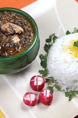 How to Make Ghalieh Mahi: A Traditional Ahvazi Fish Stew [Video]