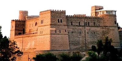 A Tour of the Stunning Apadana Palace, the Winter Residence of the Achaemenid Kings – Marvel at the Ingenious Creativity of Ancient Iranian Architects 😍