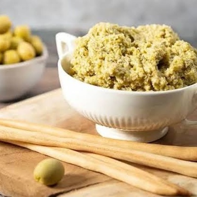 How to Make Authentic Mediterranean Olive Tapenade Sauce
