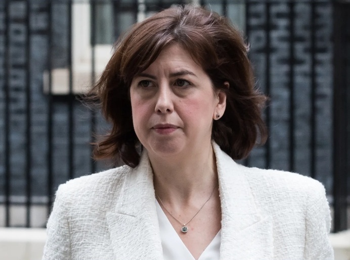  Lucy Powell 