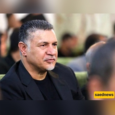 When Khatami Honored a Legend: Rare Photo Emerges of Ali Daei Receiving Medal for Bravery