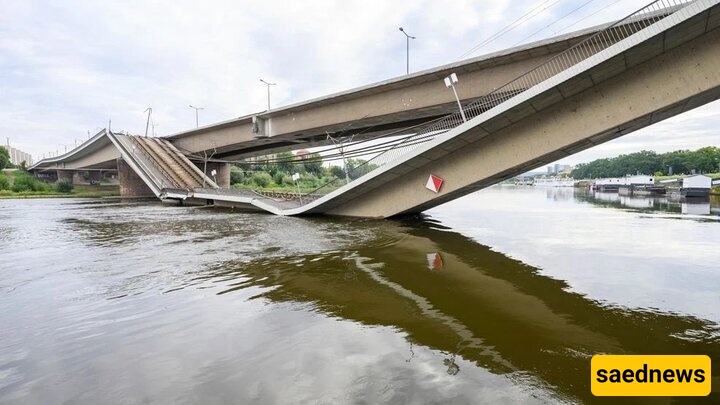 2 Dead, Multiple Vehicles Plunge Into River(+VIDEO)