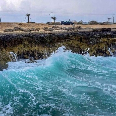 Amazing Discovery of an Underwater Cemetery and Strange Hospital [Photos]