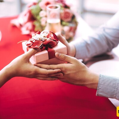 With These 26 Unique Gift Ideas, You Can Make Your Spouse Happy!