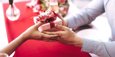 With These 26 Unique Gift Ideas, You Can Make Your Spouse Happy!