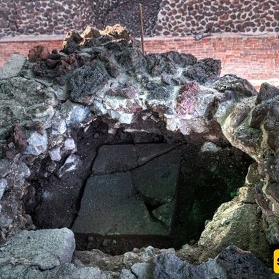 (Images) Discovery of a Stone Chest Containing Strange Figurines in an Ancient Temple