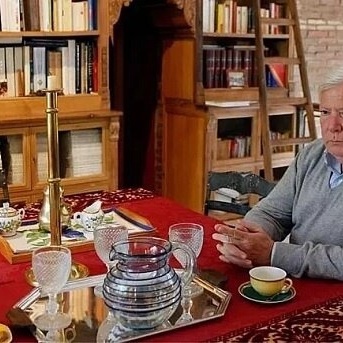 The Gardener Who Became a Billionaire Overnight! The Millionaire Shareholder Transferred All His Assets to His Housekeeper 😐 / God, Give Him Luck