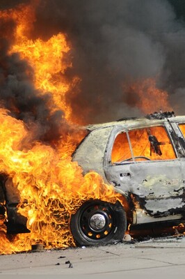 [VIDEO] Explosion in Moscow hits Cars + 2 Injured people