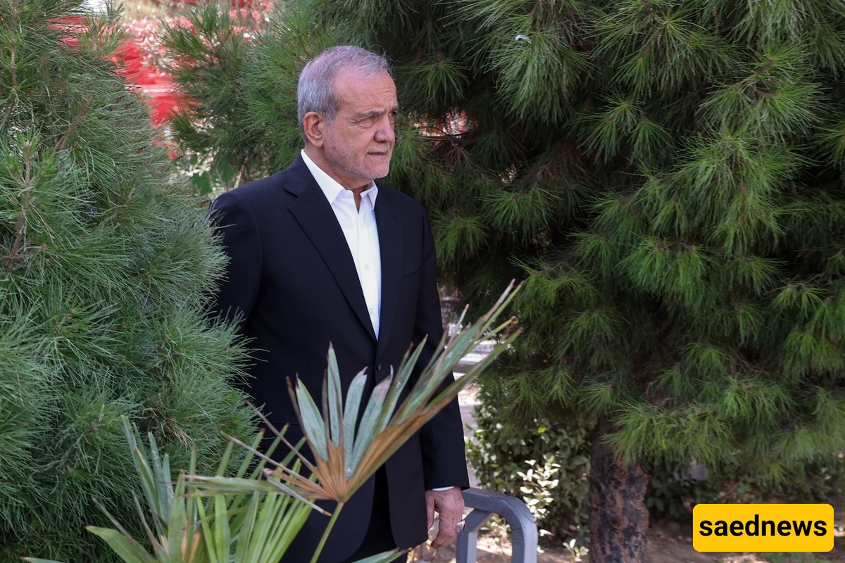 Pezeshkian pays tribute to the martyred commanders of the Iran-Israel war by visiting their graves; from Major General Bagheri's family to Commander Hajizadeh +photo