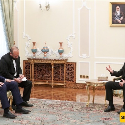 Pezeshkian Says Completion of Corridor Projects Marks New Era in Iran-Russia Ties