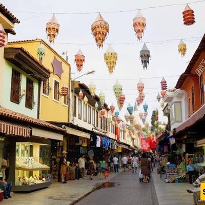 Kemeraltı Bazaar in Izmir / A Treasure Trove of Culture and Shopping