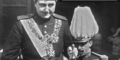 Historical Wonders | The Grand Ceremony of Ahmad Shah Qajar's Birthday at the Russian Embassy / The Impressive Outfits of the Ambassador's Wife and Daughter!